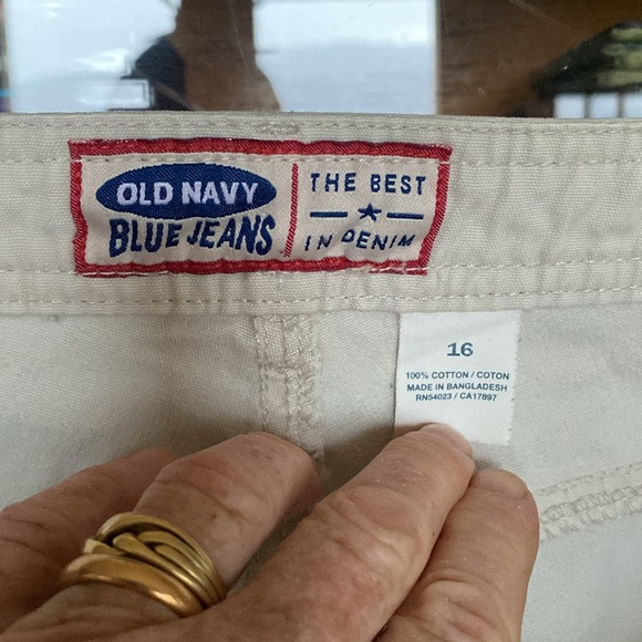 OLD NAVY BLUE JEANS Cream Denim Capris 100% Cotton Size 16 - Picture 2 of 9